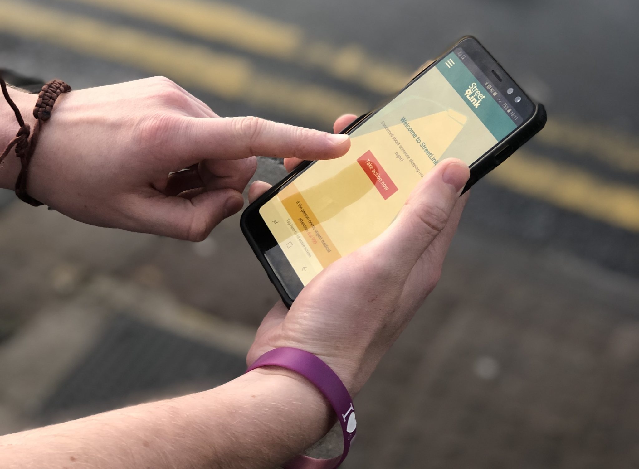 Use StreetLink on your smartphone - help homeless people in Wales and the UK