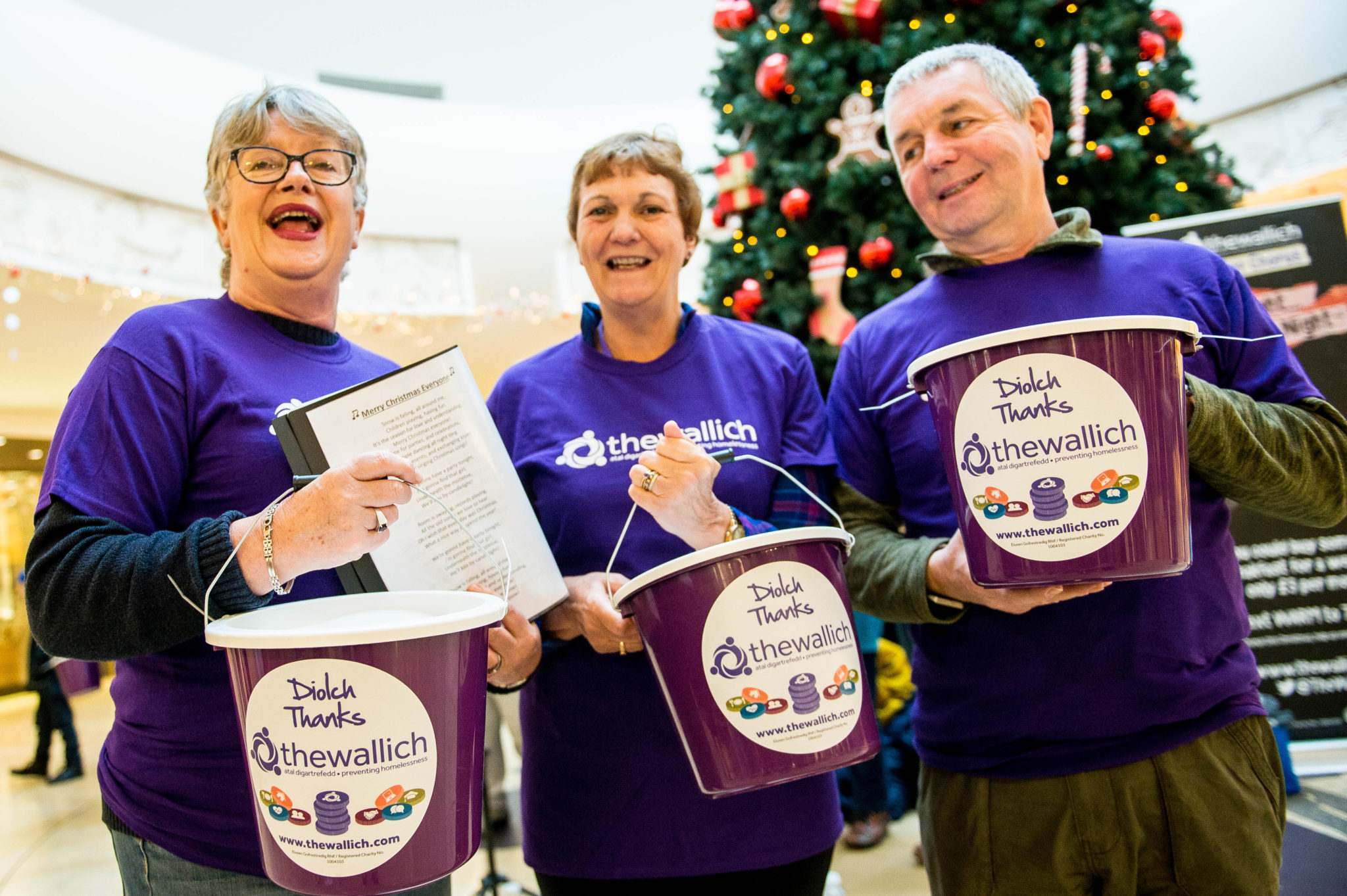 Carol singers bucket collection - Cardiff St Davids Shopping Centre - Fundraising - The Wallich homeless charity